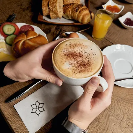 Aktiv & Alpenrose Hotel 4*